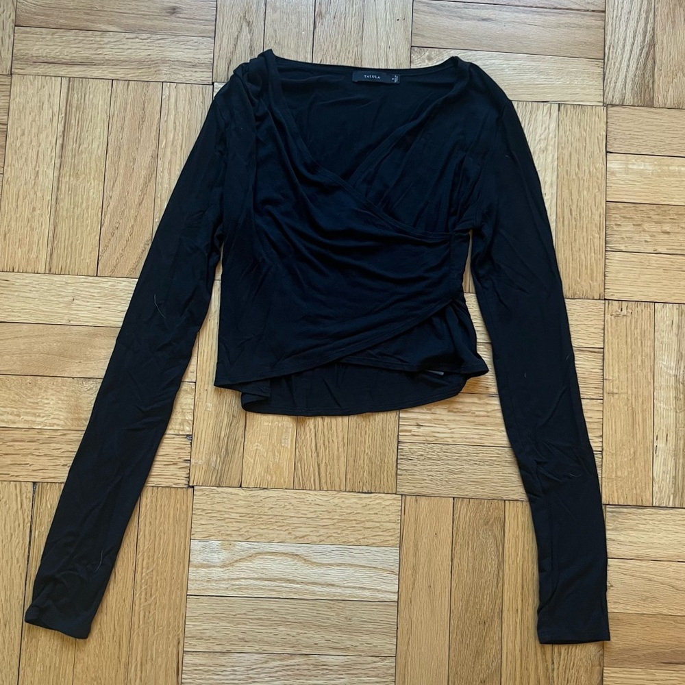 Aritzia Cropped wrap top
